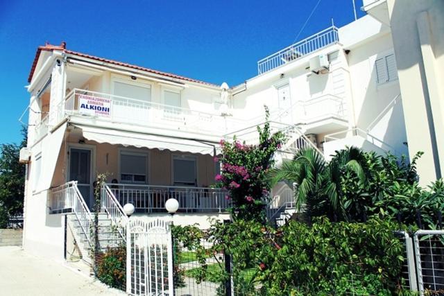 Alkioni Studios Vatera Luaran gambar
